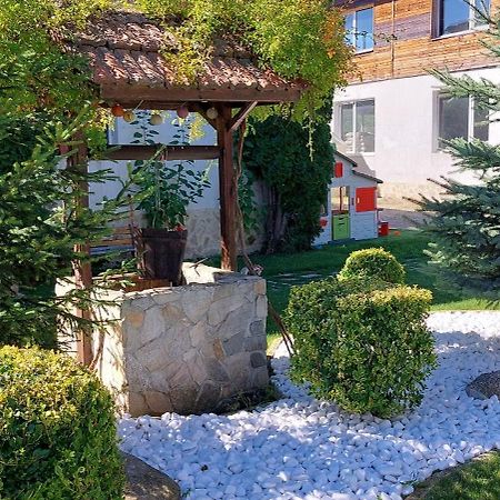 Къща За Гости "Марковски" Raduil Exterior photo